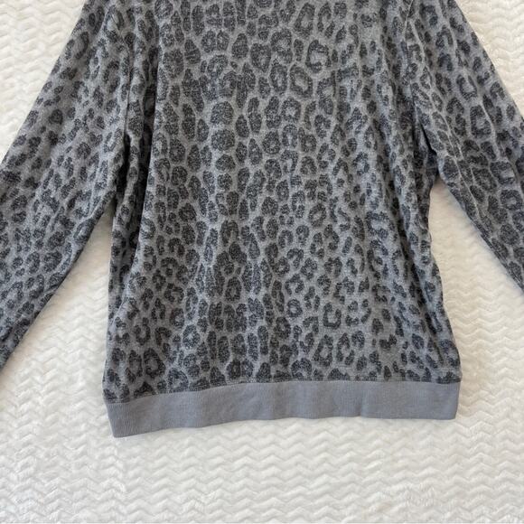 Lucky Brand Leopard Print Grey Viscose Knit Blend Pullover Sweater Size Large - Picture 8 of 15